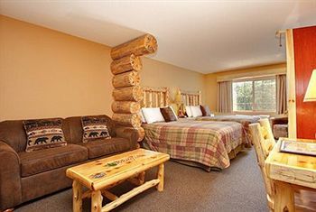 Whitefish Lodge And Suites Cross Lake Екстериор снимка