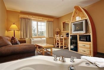 Whitefish Lodge And Suites Cross Lake Екстериор снимка